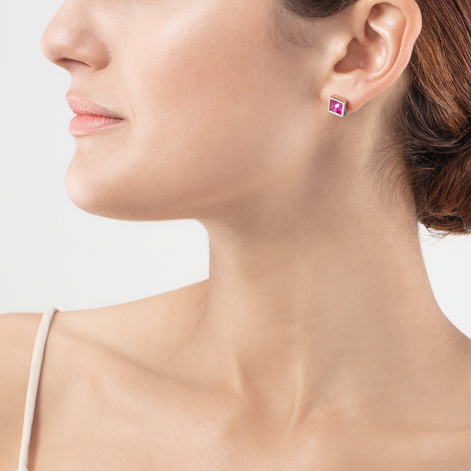 COEUR DE LION Brilliant Square Stud Earrings with Crystals - Crystal Gold