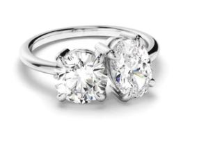 Round Brilliant & Oval Cut Diamond Toi et Moi Engagement Ring