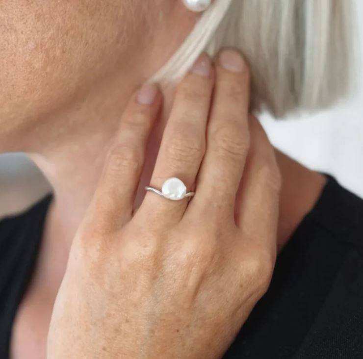 Lola Keshi Pearl Ring