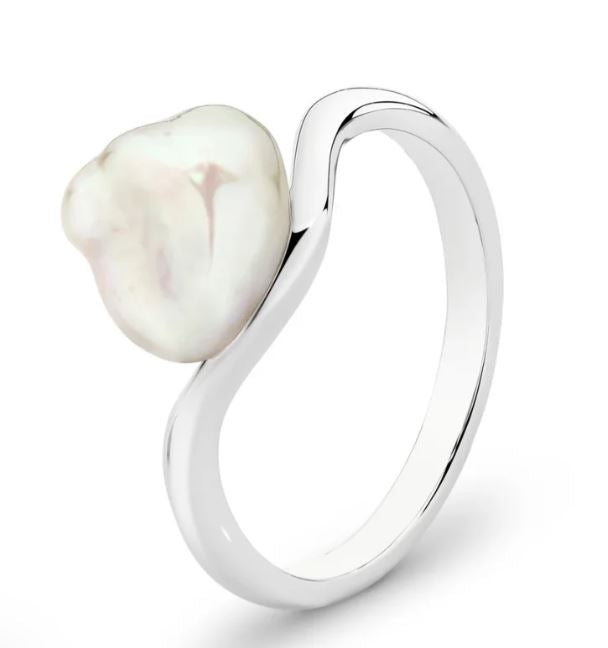 Lola Keshi Pearl Ring