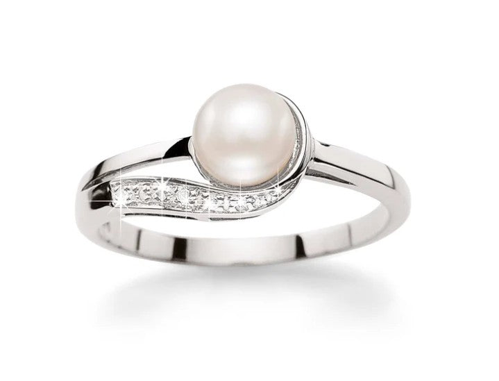 Silver pearl & diamond ring