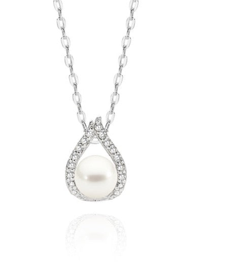 Silver pearl necklet
