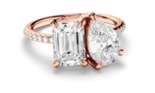 Emerald & Pear Cut Diamond Toi et Moi Engagement Ring