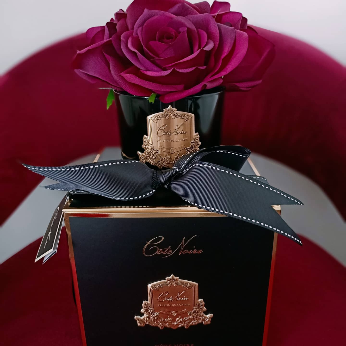 COTE NOIRE Natural Touch Roses - Carmine Red, Black